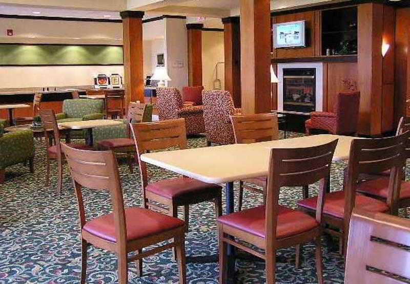 フェアフィールド イン&スイーツ ウォーソー Weston エクステリア 写真